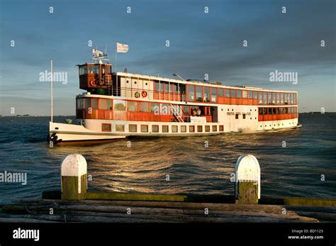 Port Volendam Netherlands Holland IJsselmeer Stock Photo - Alamy