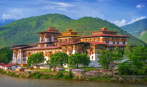 Punakha Dzong - Bhutan Peaceful Tours & Treks