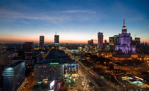 Free photo "Downtown Warsaw at night"