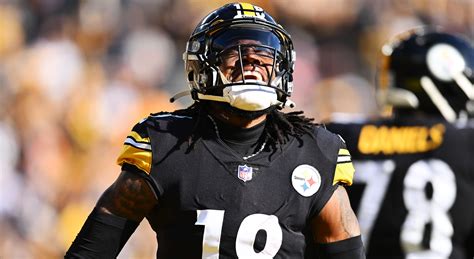 Steelers' Diontae Johnson sets unfathomable NFL record during 2022 season | Fox News