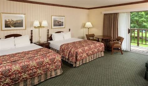 Hotel Bookings at St. Johnsbury, VT Hotel - Fairbanks Inn