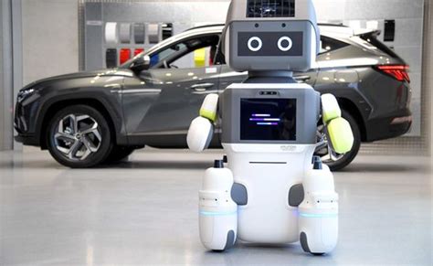 Hyundai's AI-based humanoid robot is ideal for showroom services amid Covid-19 | HT Auto