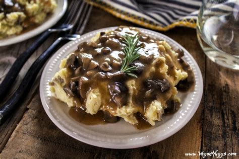 Creamy Mashed Potatoes & Savory Mushroom Gravy - Vegan Huggs