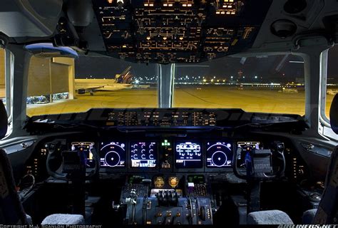 McDonnell Douglas MD-11F (Cockpit) : r/aviation