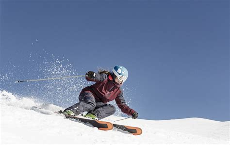 What ski poles are for and how to use them properly - Snow Magazine