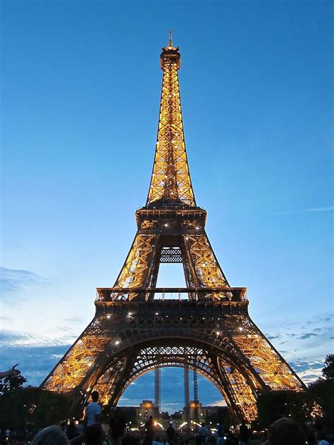 Eiffel Tower at sunset. #Paris Oh The Places Youll Go, Sunrise Sunset, Eiffel Tower, Good Things ...