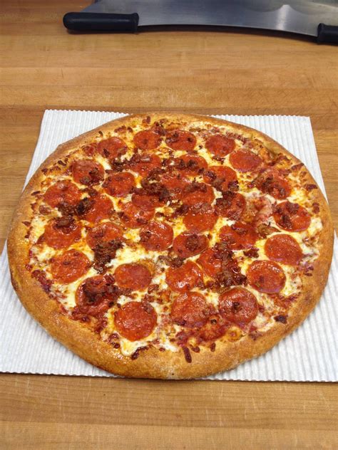 Pepperoni and bacon : Pizza