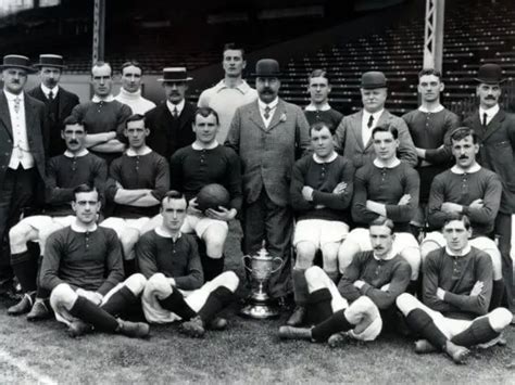 Manchester United FC Team History | SPORTS TEAM HISTORY