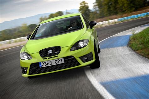 SEAT unleashes Leon Cupra R - The hottest ever hot hatch