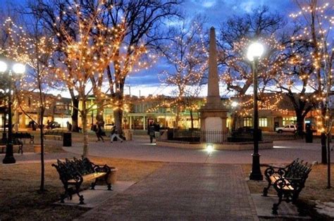 Santa Fe Plaza in winter (With images) | New mexico santa fe, Santa fe ...