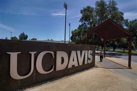 What has to happen in order for the UC Davis mascot to change?