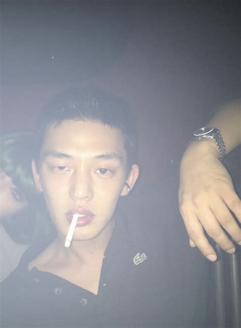 Yoo Ah In Claims The Media "Tricked Him" Into Quitting Smoking By Misreading His Post - Koreaboo