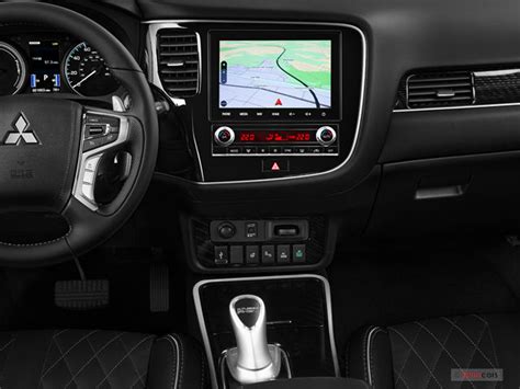 2021 Mitsubishi Outlander: 256 Interior Photos | U.S. News