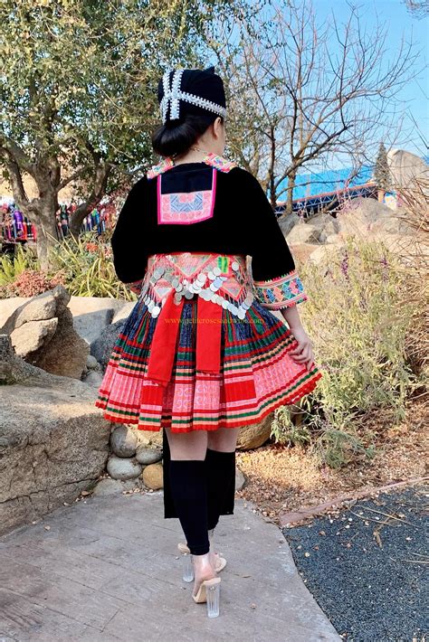 Fresno Hmong New Year :: Outfits & End of a Decade | ROSES AND WINE