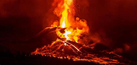 The Gruesome Ways Volcanoes Kill Fish | Hakai Magazine