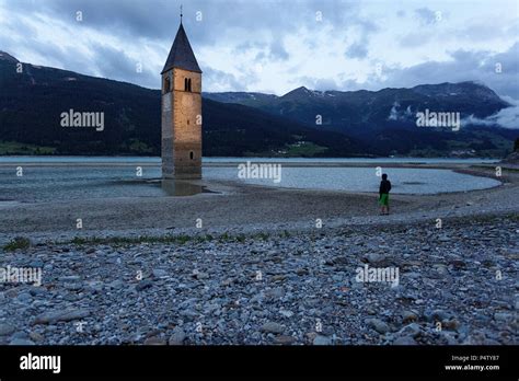 Lake Reschen, Italy Stock Photos & Lake Reschen, Italy Stock Images - Alamy