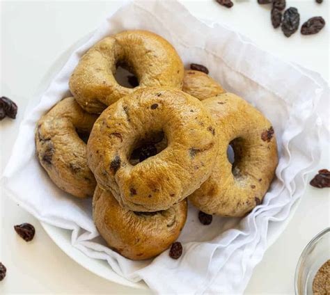 Amazing Cinnamon Raisin Bagels - i am baker