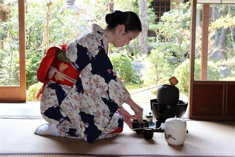 Tea Ceremony Kyoto | Tea ceremony, Japanese tea ceremony, Japanese culture