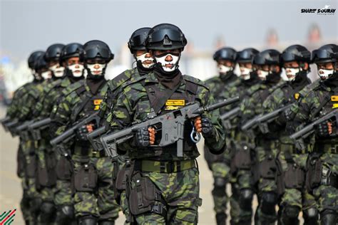 Bangladesh Army "PARA-Commando" with latest US-made suppressed KRISS Vector Gen-2 SMG : r/bangladesh