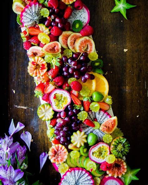 Beautiful fruity platter by @featherandcrumb | Fruit platter designs ...