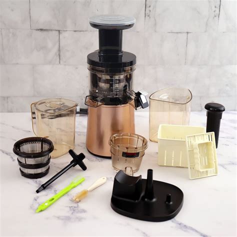 Hurom H-AA Slow Juicer Review: An Efficient, High-End Juicer