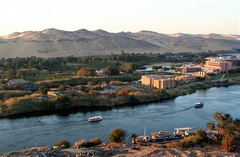 File:S F-E-CAMERON EGYPT nile-aswan.JPG - Wikimedia Commons