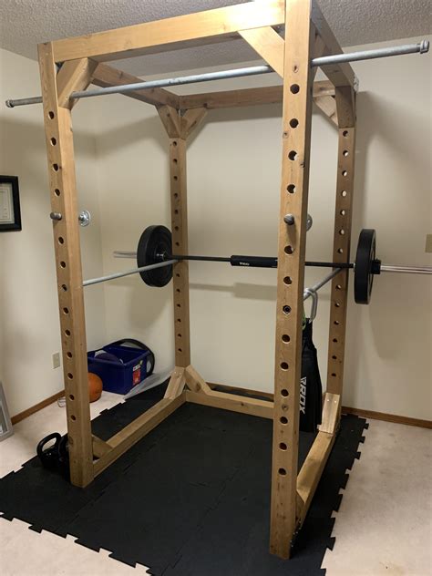 Built a squat rack for my spare room : r/woodworking