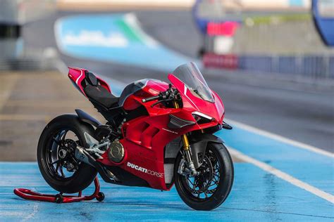 Panigale V4