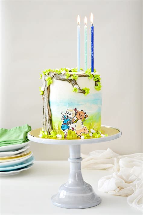 Goldie and Bear Cake - Curly Girl Kitchen