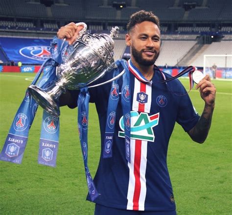 Hearts of Truth : Neymar Jr of PSG poses with the trophy and...