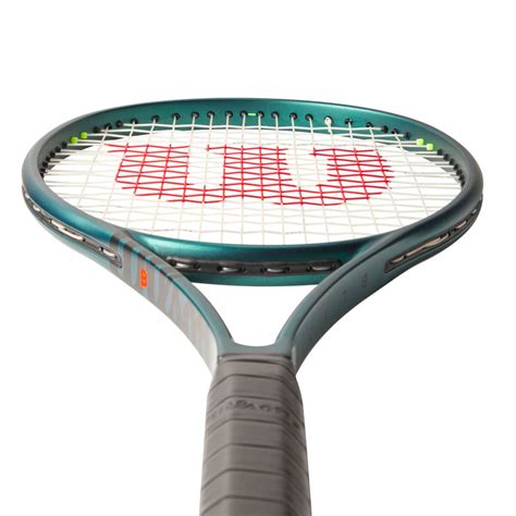 Wilson Blade 98 v9 tennis racquet