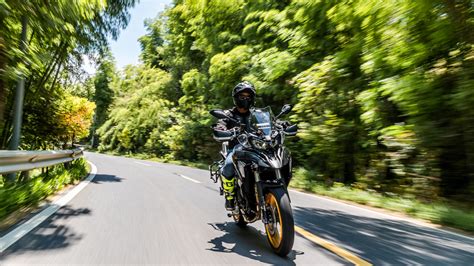 Meet the Benelli TRK 702 adventure motorcycle - Shifting-Gears