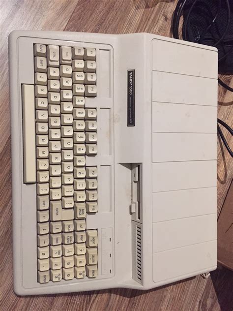 Tandy 1000 HX – Virginia Computer Museum