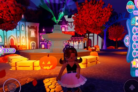 How to Get the Royale High Halloween Halo in Roblox - Twinfinite