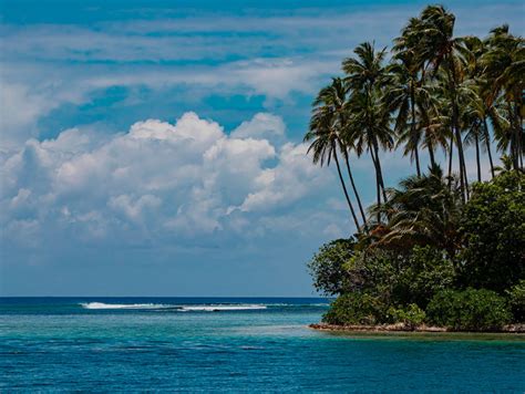 Beaches in Raiatea: Explore the Motus on the Lagoon