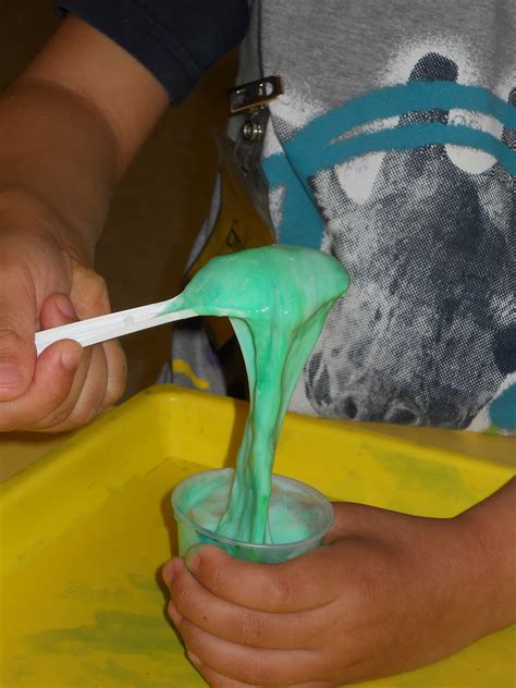 Learning and Teaching With Preschoolers: Mixing Slime