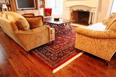 15+ Beautiful Ways Persian Rug Ideas For Living Room Decor | SELOW.net | Oriental rug living ...
