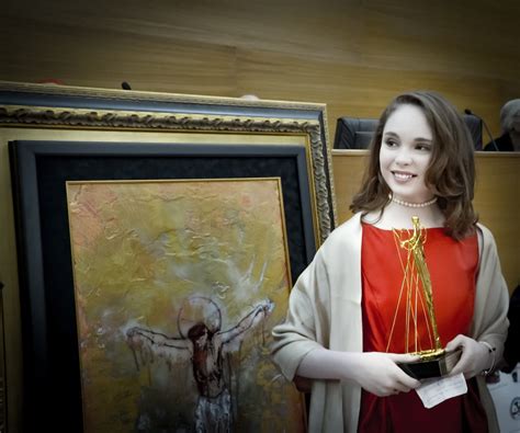 VIDEO: Autumn de Forest receives art award from the Vatican - Park West ...