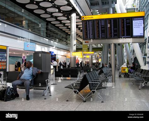 Heathrow Terminal 5 - Arrivals Stock Photo - Alamy