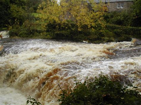 River Endrick waterfall © tony ferrie cc-by-sa/2.0 :: Geograph Britain and Ireland