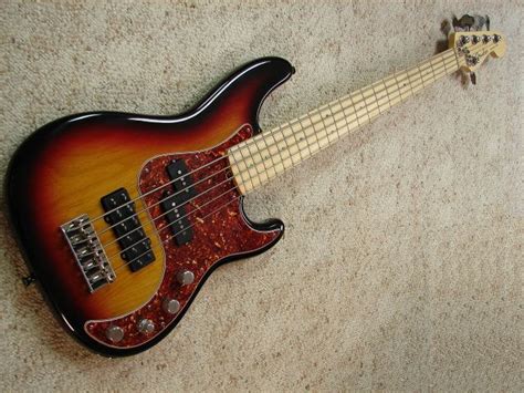 Fender P Bass Deluxe 5 string