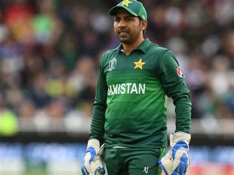 Mickey Arthur Tells Pakistan Cricket Board To Remove Sarfaraz Ahmed As ...