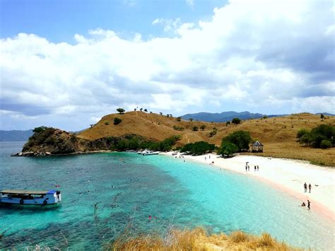 Pink Beach Komodo Island from Labuan Bajo (Pantai Merah)