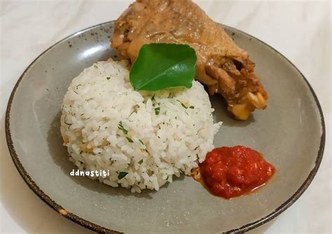 Resep Nasi Daun Jeruk oleh Dini Dwi Nastiti - Cookpad