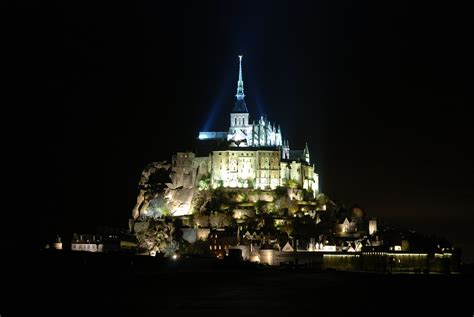 Mont St. Michel by night | 7 november 2007, Mont St. Michel,… | Flickr