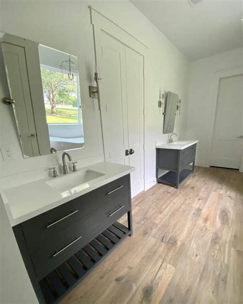 Simple Modern Bathroom With Peppercorn Vanities - Soul & Lane