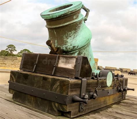 Castillo De San Marcos Cannon Stock Image - Image of trees, rear: 36856987