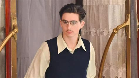 Timothée Chalamet Rocks Mustache And Glasses on ‘Marty Supreme’ Set in ...