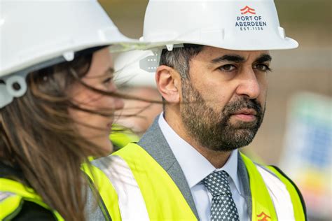 Yousaf calls for Labour talks on renewables ahead of election