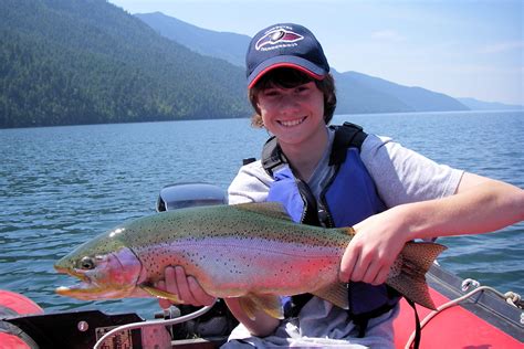 Fishing Quesnel Lake - Elysia Resort Fishing Lodge, Quesnel Lake, BC